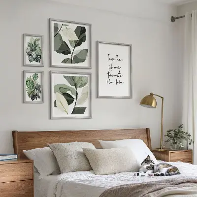 Conjunto de 5 quadros decorativos com inspirações modernas de plantas