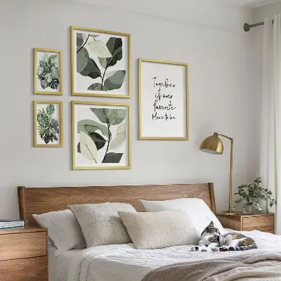 Conjunto de 5 quadros decorativos com inspirações modernas de plantas