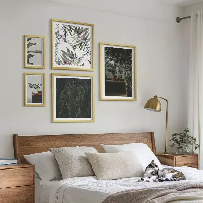Galeria de parede com motivos de plantas de oásis verde