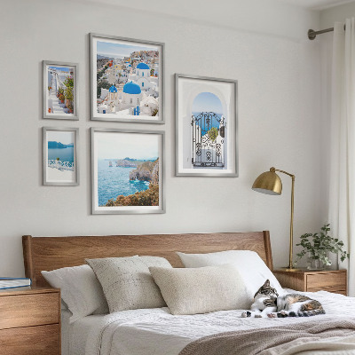 Conjunto de 5 quadros com moldura Casas de Santorini à beira-mar azul