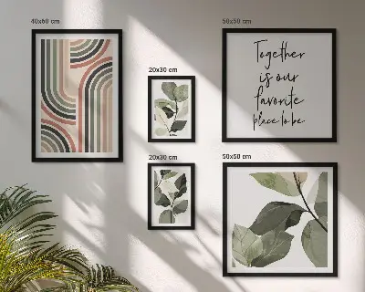 Parede galeria de quadros com geometria e elegantes detalhes florais