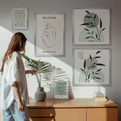 Conjunto de 5 quadros com moldura com estampa de plantas estilizadas