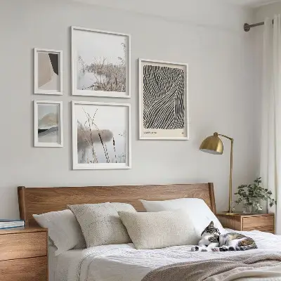 Galeria de parede com arte minimalista da natureza