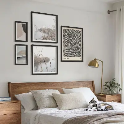 Galeria de parede com arte minimalista da natureza