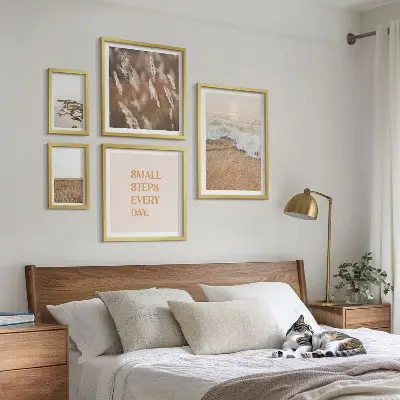 Conjunto de 5 quadros decorativos com frases sobre a vida e paisagens litorâneas
