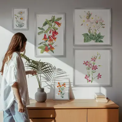 Conjunto de 5 quadros com moldura com motivos botânicos florais