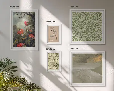 Galeria de parede com estampas de flores, pássaros e motivos naturais