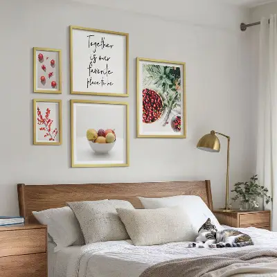 Conjunto de 5 quadros com moldura com temática de composição de frutas e plantas
