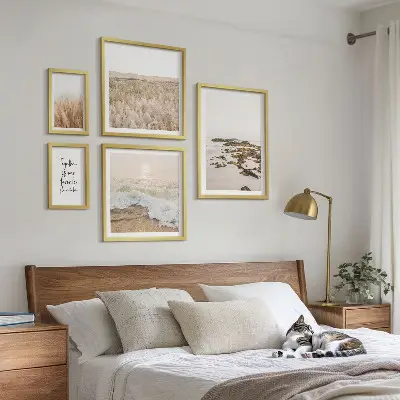 Galeria de parede com paisagens naturais de praia