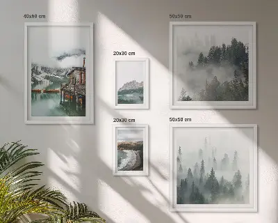 Conjunto de 5 quadros com moldura com temática de paisagens montanhosas, chalés e água