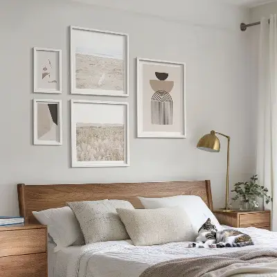 Galeria de parede com paisagens abstratas elegantes