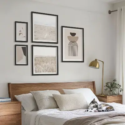 Galeria de parede com paisagens abstratas elegantes