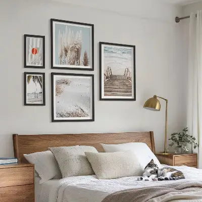 Conjunto de 5 quadros com moldura com vistas da praia e da natureza