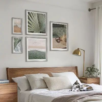 Galeria de parede com temas aquáticos elegantes para férias