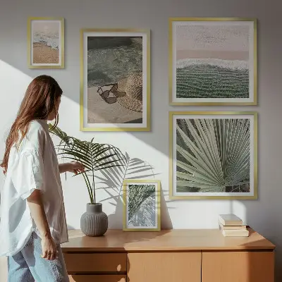 Galeria de parede com temas aquáticos elegantes para férias