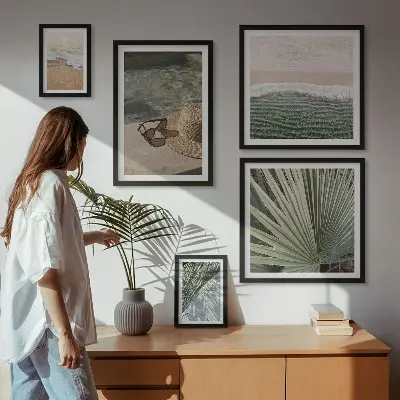Galeria de parede com temas aquáticos elegantes para férias