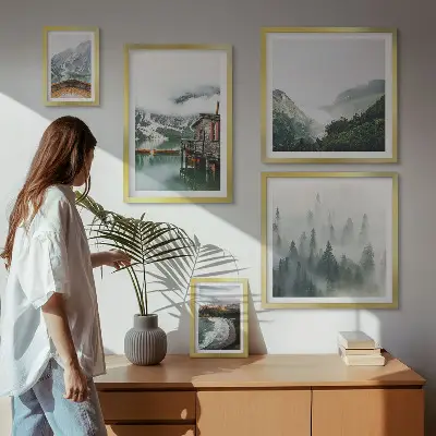 Galeria de quadros para parede com paisagens de montanhas, casas e água