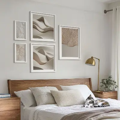 Conjunto de 5 quadros decorativos com padrões abstratos em tons de bege