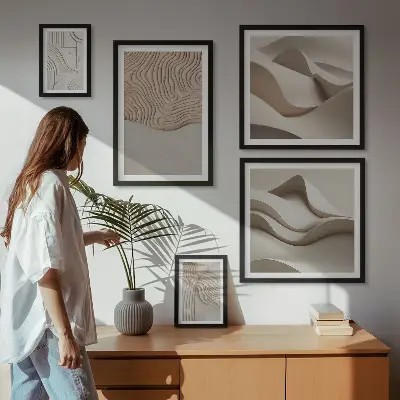 Conjunto de 5 quadros decorativos com padrões abstratos em tons de bege