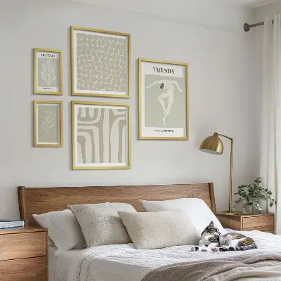 Conjunto de 5 quadros decorativos com estampas de gráficos abstratos elegantes em verde