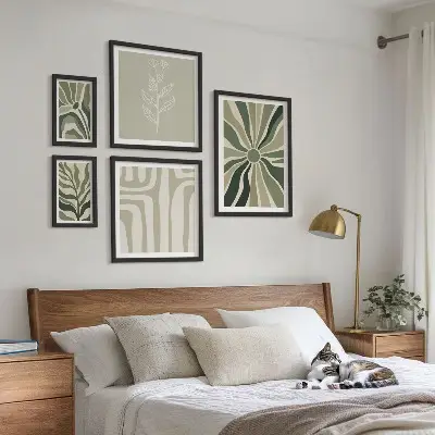 Conjunto de 5 quadros com moldura com estampas de padrões abstratos de plantas