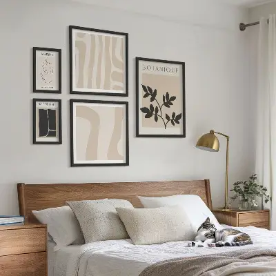 Conjunto de 5 quadros decorativos com estampas de gráficos abstratos e plantas elegantes