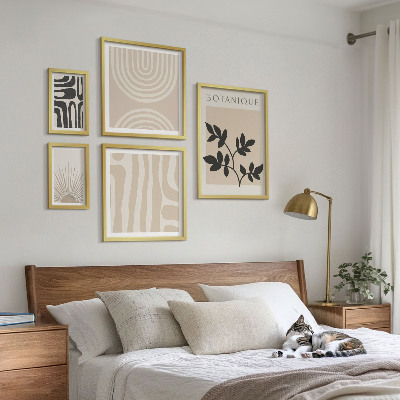 Parede galeria de quadros Motivos vegetais neutros e elegantes