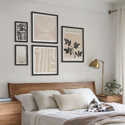 Parede galeria de quadros Motivos vegetais neutros e elegantes