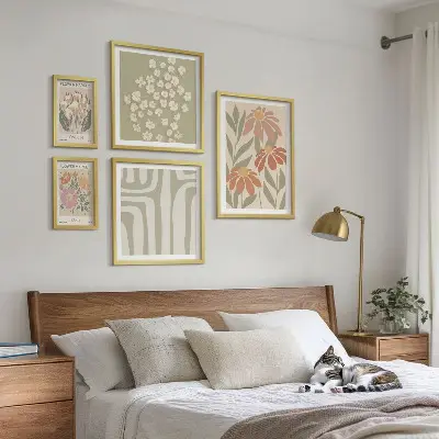 Galeria de quadros para parede com estampas florais estilo boho de Londres e Paris