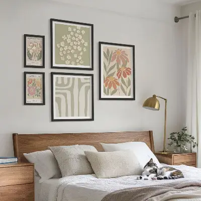 Galeria de quadros para parede com estampas florais estilo boho de Londres e Paris
