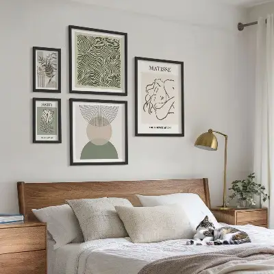 Conjunto de 5 quadros decorativos com composições minimalistas de plantas
