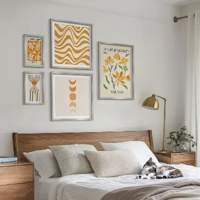 Conjunto de 5 quadros decorativos com estampas florais elegantes