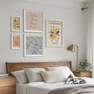 Galeria de parede motivos florais e inscrições de Londres