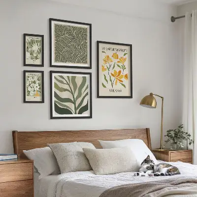 Galeria de parede com motivos vegetais modernos