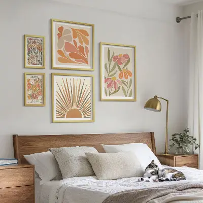 Conjunto de 5 quadros com moldura com estampa de flores geométricas em estilo boho