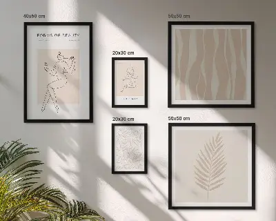 Galeria de quadros para parede com ilustrações estilosas de mulheres e plantas