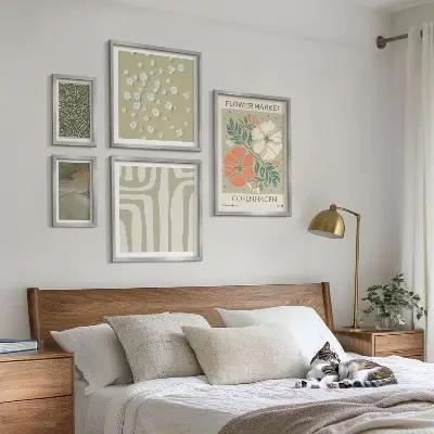 Galeria de quadros para parede com padrões boho de motivos botânicos
