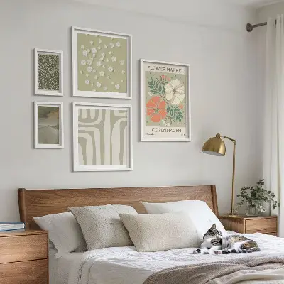 Galeria de quadros para parede com padrões boho de motivos botânicos