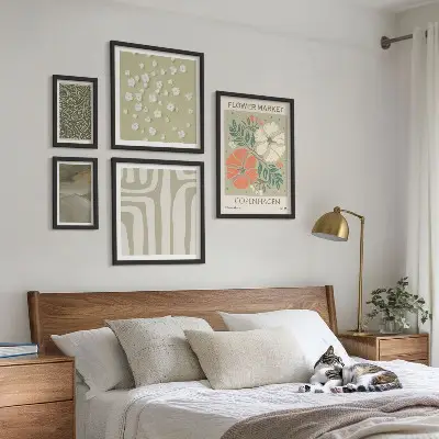 Galeria de quadros para parede com padrões boho de motivos botânicos