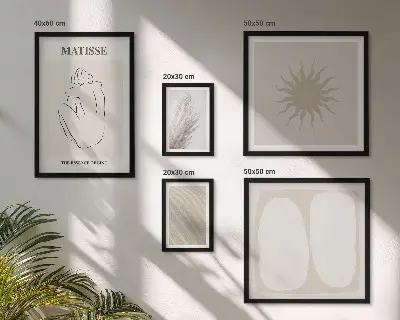 Galeria de parede com formas minimalistas em estilo boho