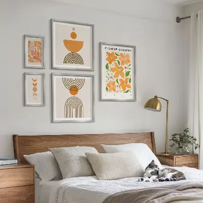 Conjunto de 5 quadros decorativos com estampas de flores elegantes e geometria
