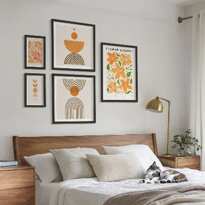 Conjunto de 5 quadros decorativos com estampas de flores elegantes e geometria