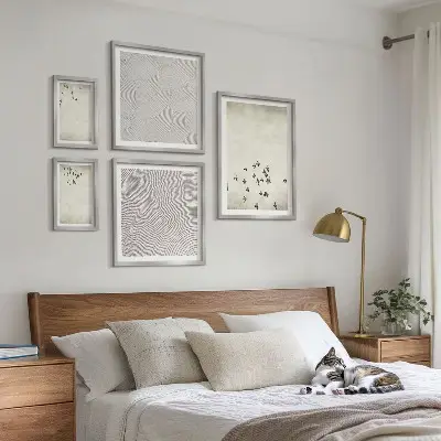 Conjunto de 5 quadros decorativos com pintura minimalista de pássaro