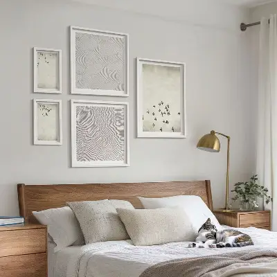 Conjunto de 5 quadros decorativos com pintura minimalista de pássaro