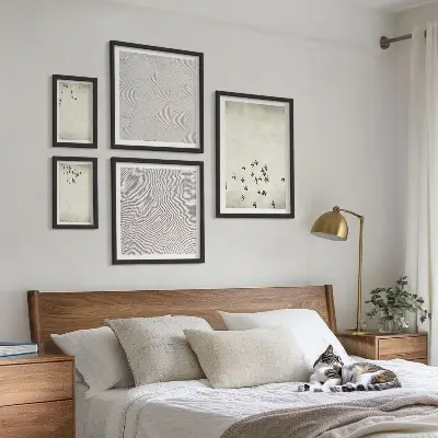 Conjunto de 5 quadros decorativos com pintura minimalista de pássaro