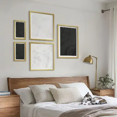 Conjunto de 5 quadros decorativos com estampas de mármore em tons escuros