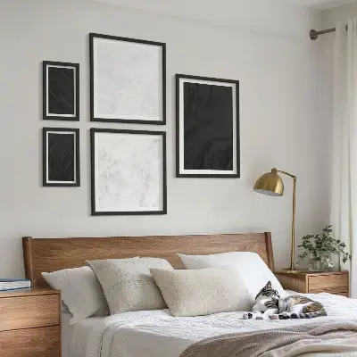 Conjunto de 5 quadros decorativos com estampas de mármore em tons escuros