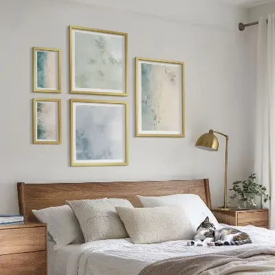 Galeria de parede minimalismo em tela com aquarelas escorridas