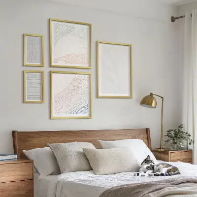 Conjunto de 5 quadros decorativos com estampas de estruturas brilhantes