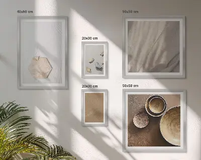 Galeria de parede com texturas minimalistas e aconchegantes